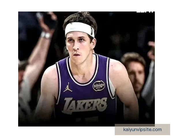 湖人后卫里夫斯左侧腹斜肌二级拉伤预计缺席四至六周